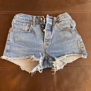 501 Levi shorts